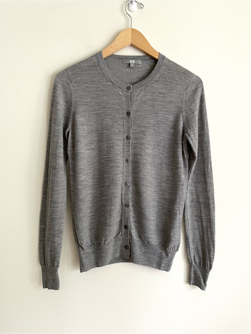 UNIQLO Wool Crewneck Classic Basic Cardigan Grey